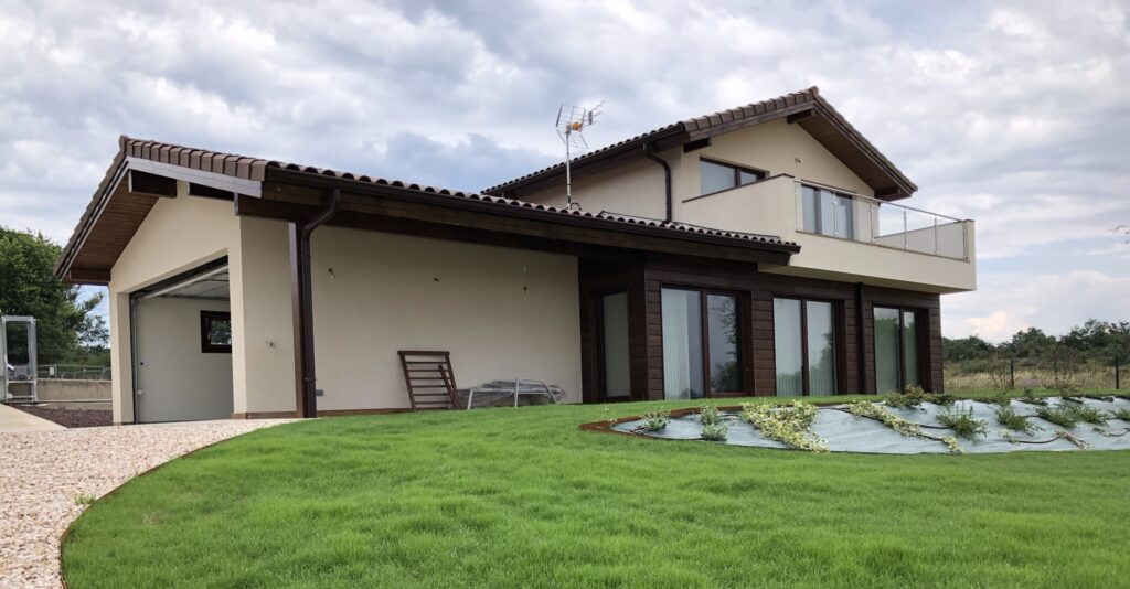 Casa passivhaus certificada en Berrikano de Baransu | Fachada sur Sate y fachada ventilada de madera